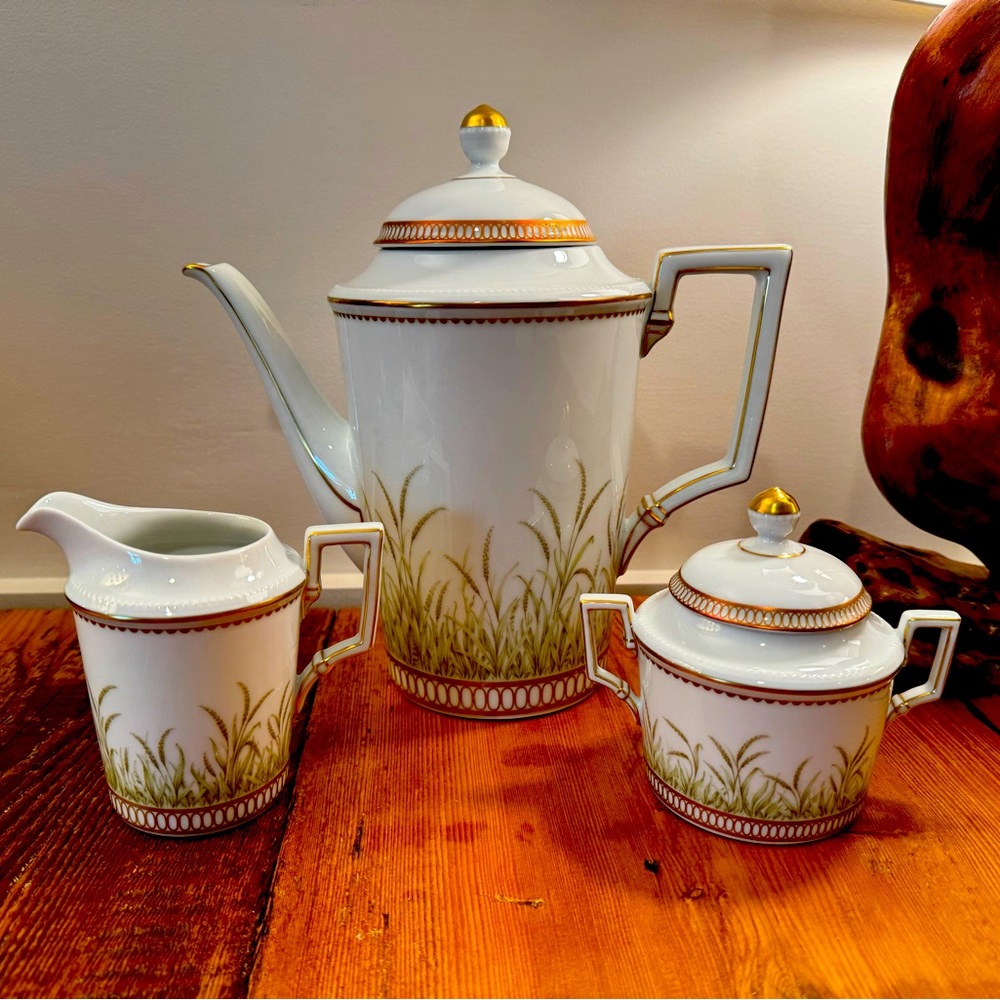 Kaiser Artemis by K. Nossek porcelain. Vintage coffee pot, creamer & sugar.